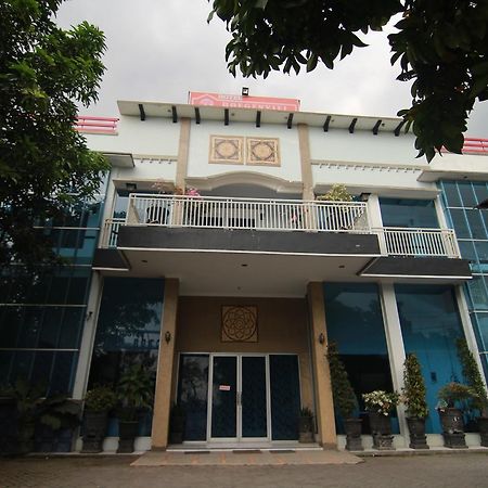 Hotel Boegenviel Syariah Lamongan Extérieur photo