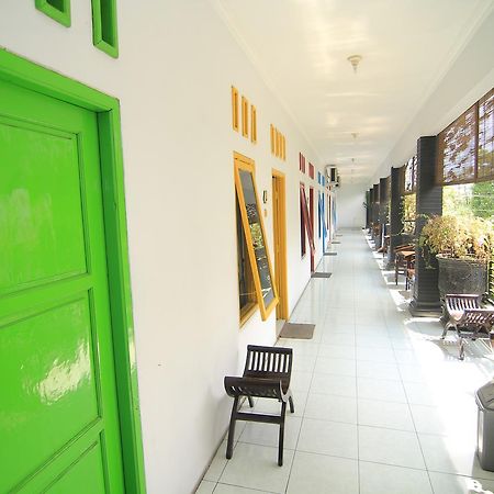 Hotel Boegenviel Syariah Lamongan Extérieur photo
